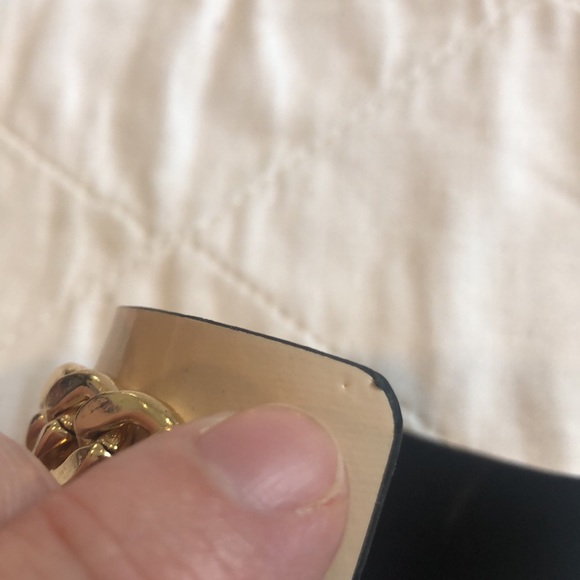 Bee🐝 Dazzling Goldtone Chain &Beige Cuff Bracelet - Picture 12 of 13